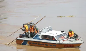 Tìm thấy thi thể đầu tiên vụ sập cầu Phong Châu